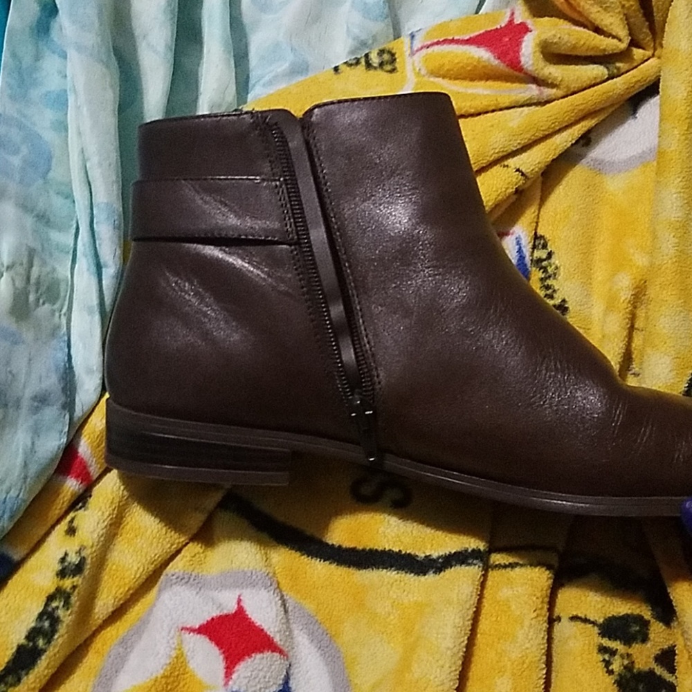 Nice pair .NICE PAIR ANKLES BOOTS